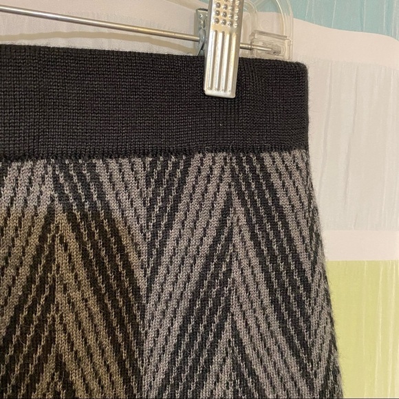 Willi Smith Knit Skirt Chevron Black & Gray Sz Large - Picture 2 of 7